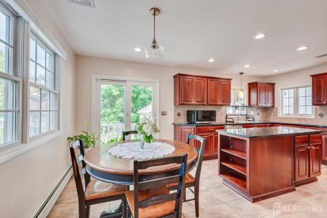 21 Thomas Street Metuchen NJ 08840