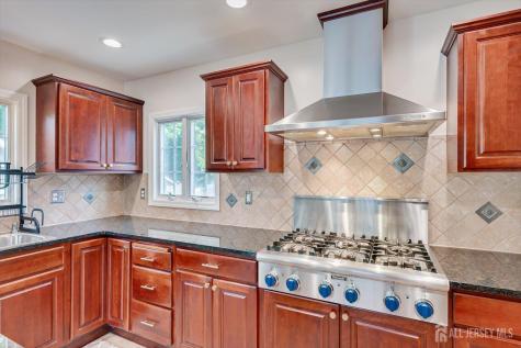 21 Thomas Street Metuchen NJ 08840