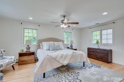 21 Thomas Street Metuchen NJ 08840