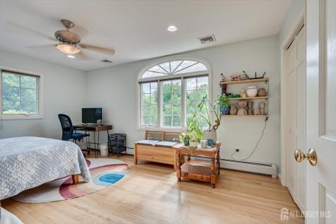 21 Thomas Street Metuchen NJ 08840