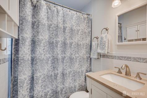 21 Thomas Street Metuchen NJ 08840