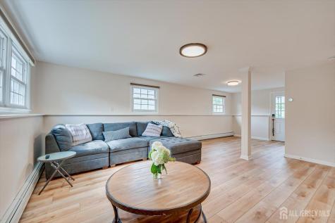 21 Thomas Street Metuchen NJ 08840