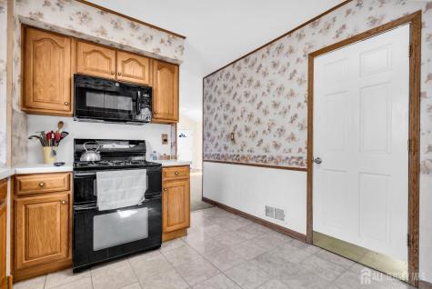 21 Luke Street Sayreville NJ 08879