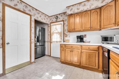 21 Luke Street Sayreville NJ 08879