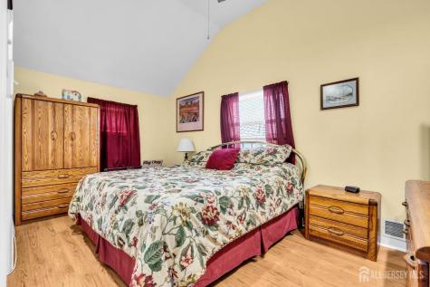 21 Luke Street Sayreville NJ 08879