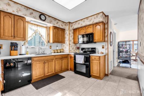 21 Luke Street Sayreville NJ 08879