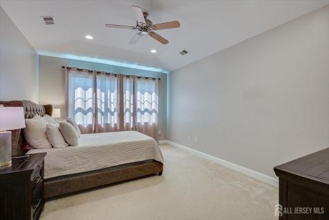 168 Savoth Lane Colonia NJ 07067