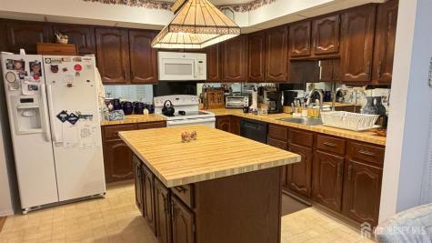 3 William Penn Court Monroe NJ 08831