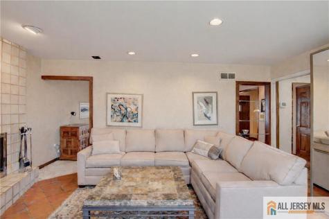 8 Valley Forge Drive East Brunswick NJ 08816