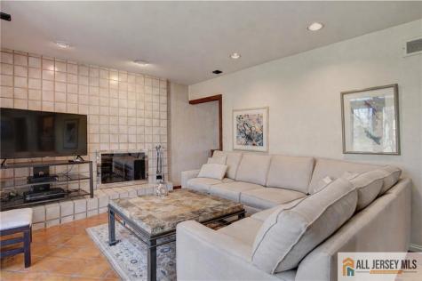 8 Valley Forge Drive East Brunswick NJ 08816