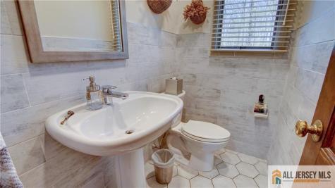 8 Valley Forge Drive East Brunswick NJ 08816