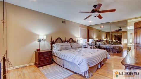 8 Valley Forge Drive East Brunswick NJ 08816