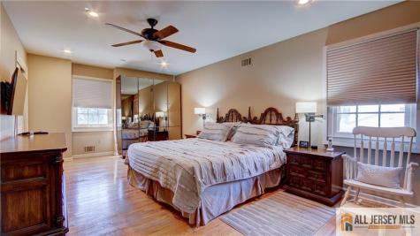 8 Valley Forge Drive East Brunswick NJ 08816