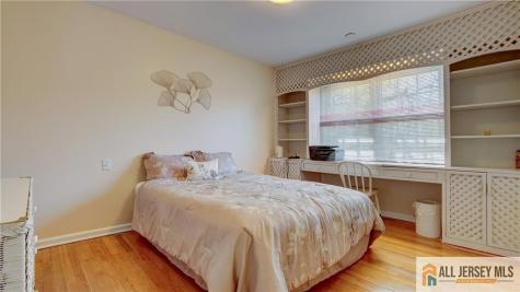 8 Valley Forge Drive East Brunswick NJ 08816