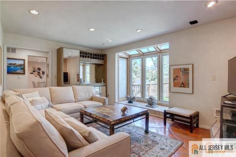 8 Valley Forge Drive East Brunswick NJ 08816
