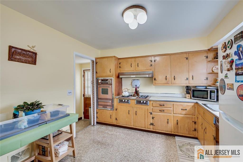 66 Preston Road Colonia NJ 07067