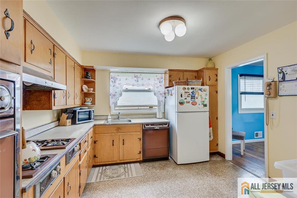 66 Preston Road Colonia NJ 07067