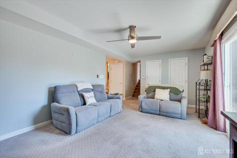 27 Eileen Way Edison NJ 08837