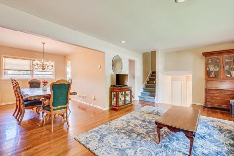 27 Eileen Way Edison NJ 08837