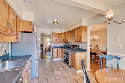 27 Eileen Way Edison NJ 08837