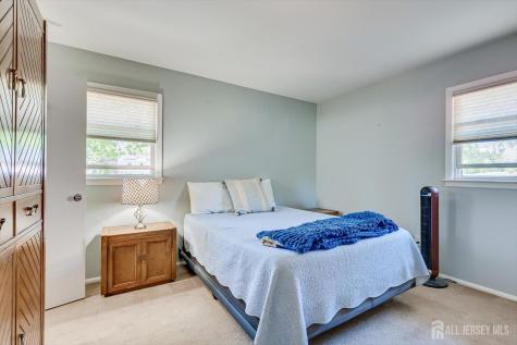 27 Eileen Way Edison NJ 08837