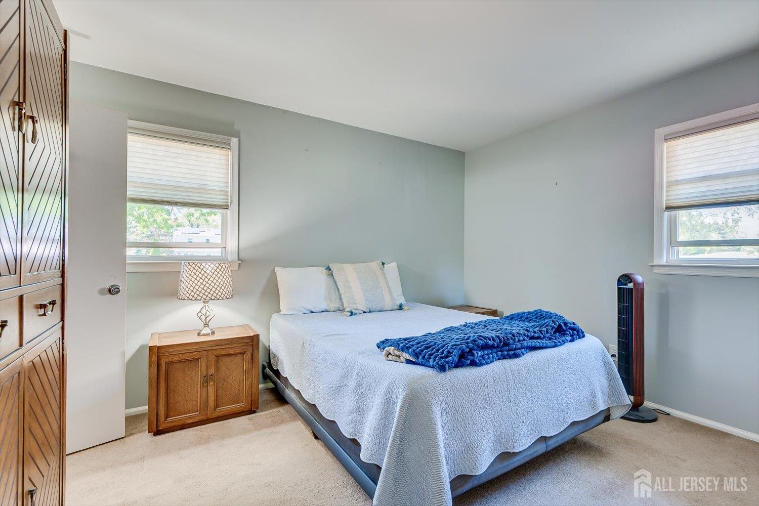 27 Eileen Way Edison NJ 08837