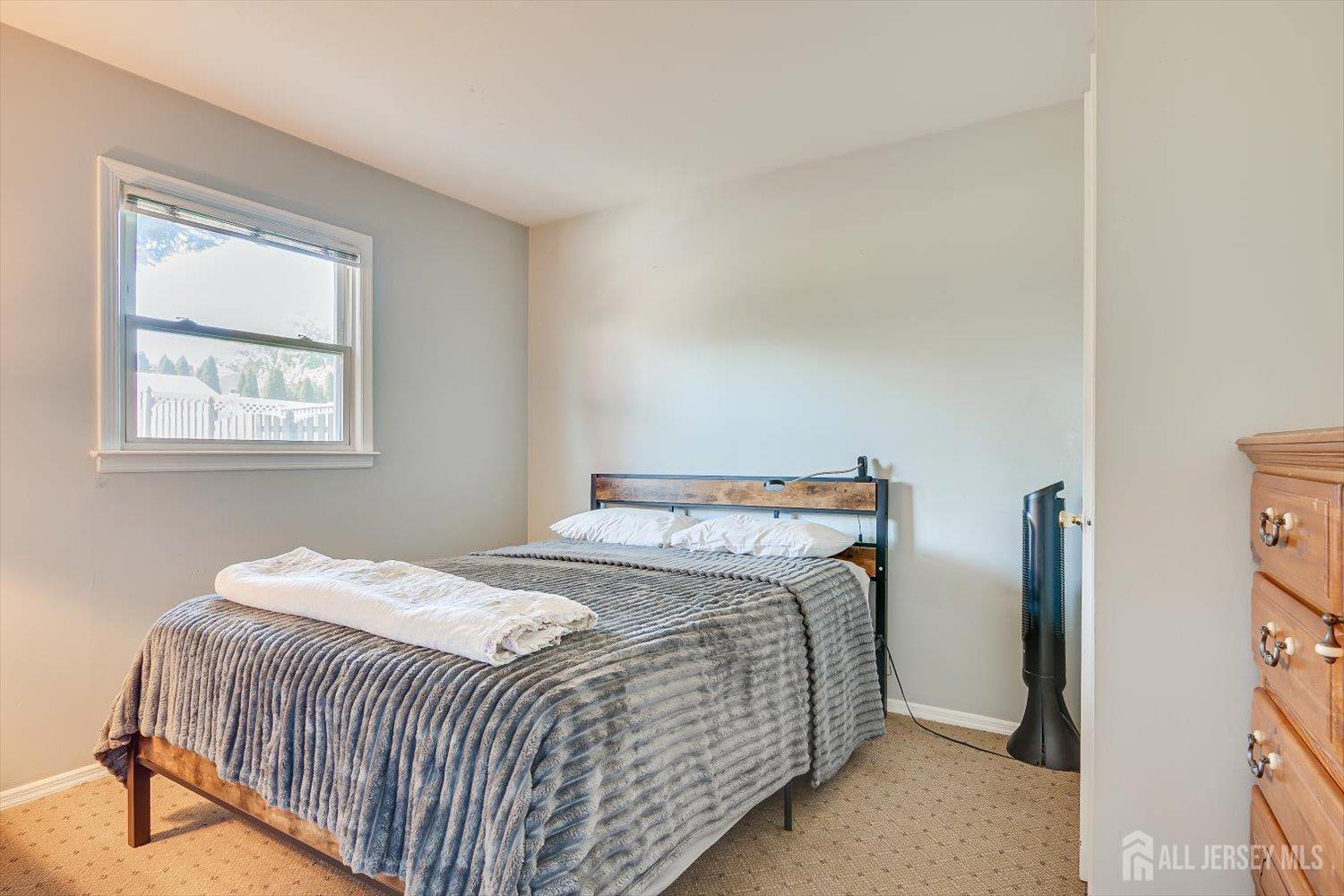 27 Eileen Way Edison NJ 08837