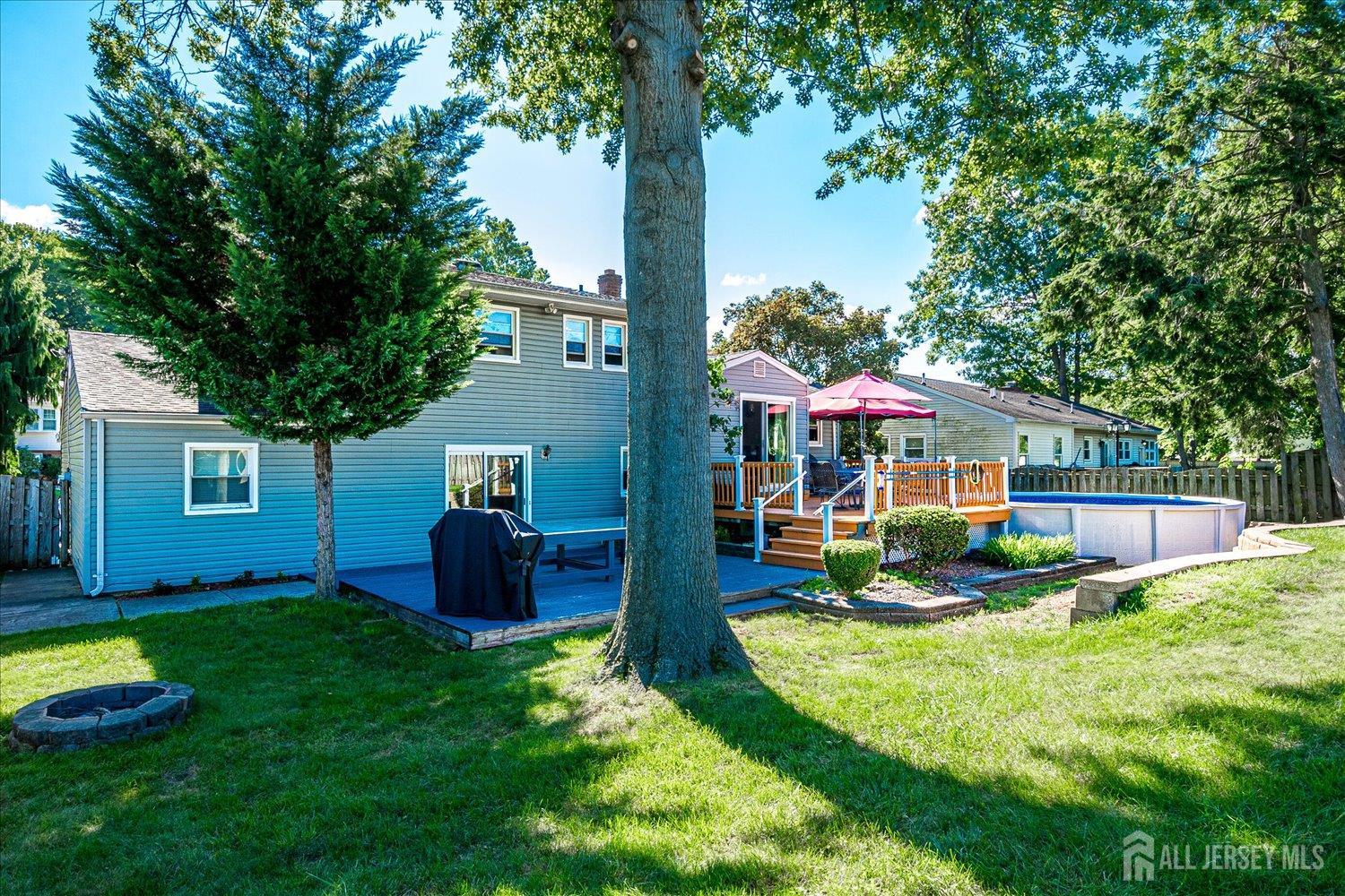 27 Eileen Way Edison NJ 08837