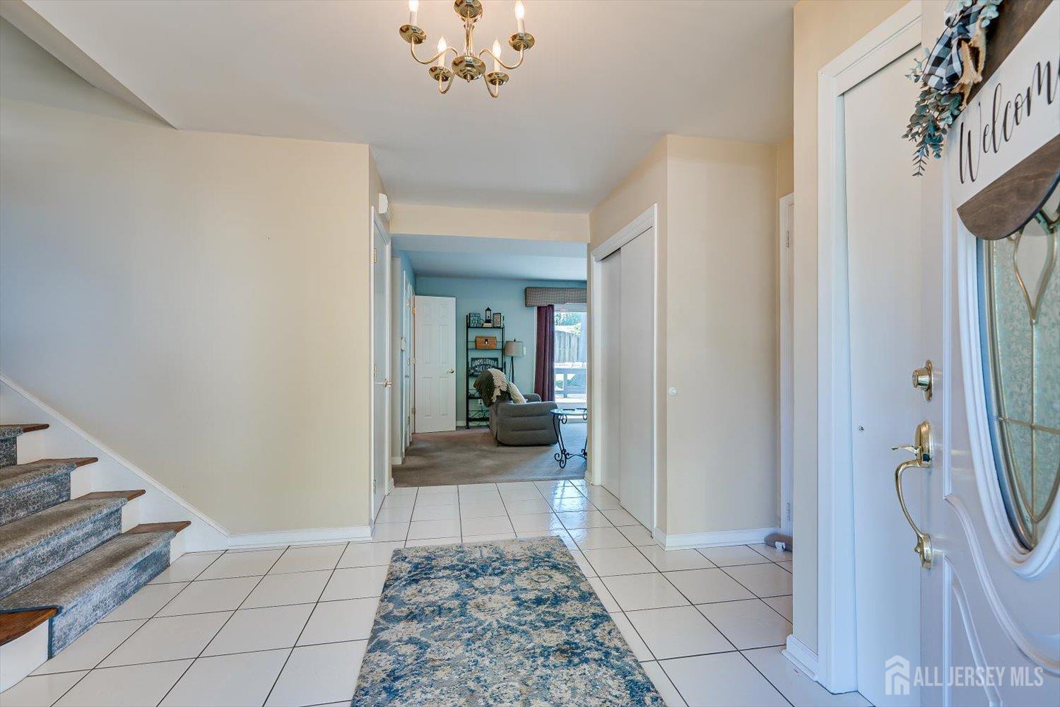 27 Eileen Way Edison NJ 08837