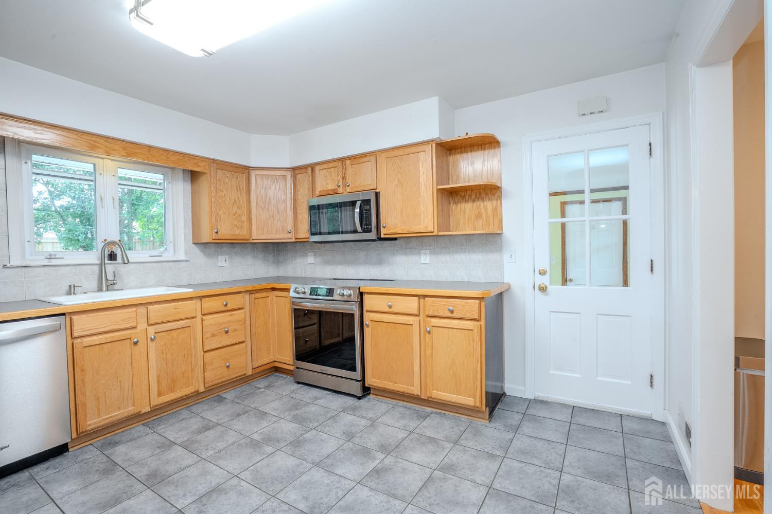 113 Springcrest Drive Hightstown NJ 08520