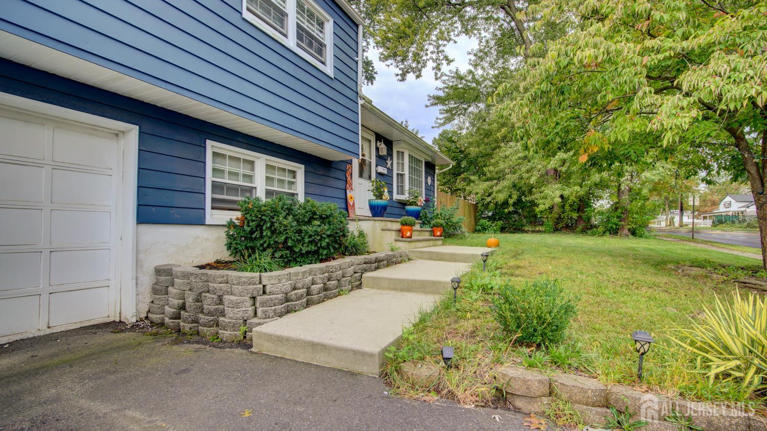 187 Old Stage Road Spotswood NJ 08884