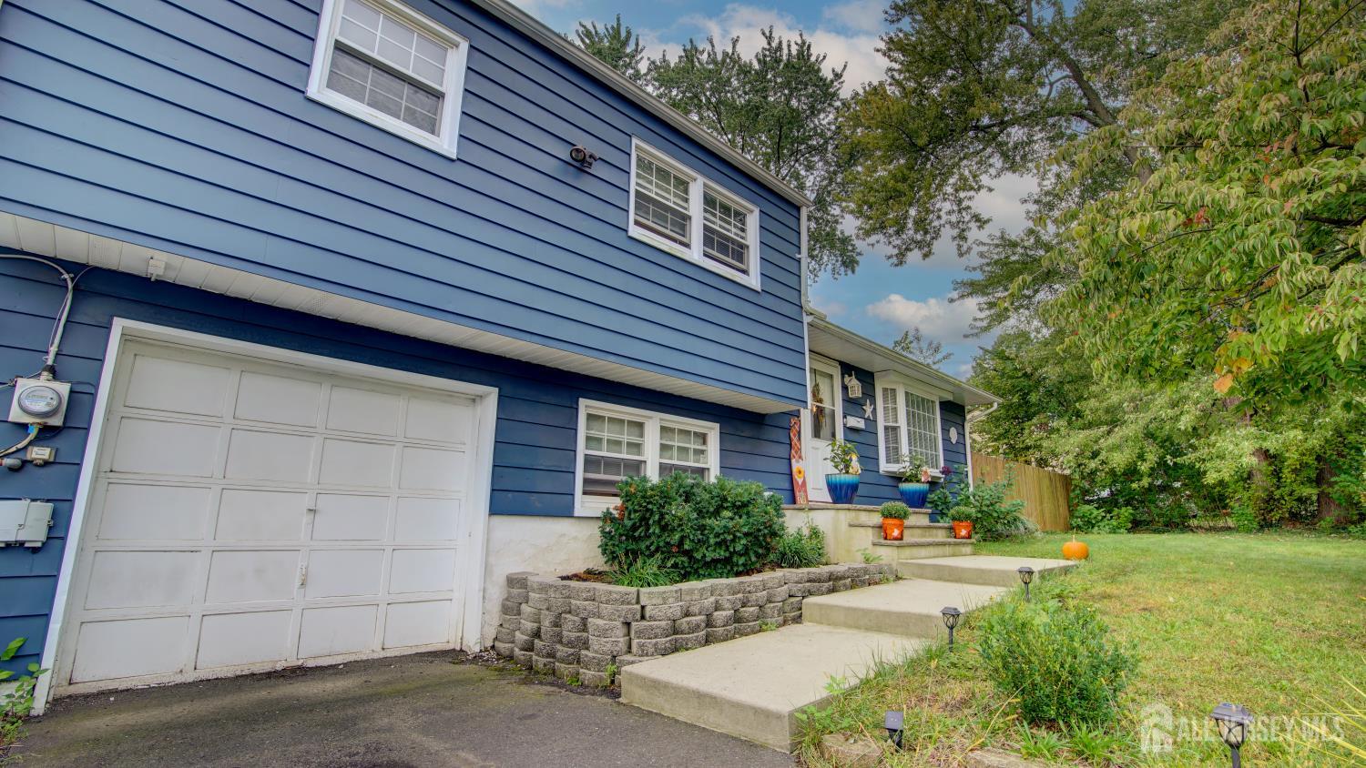 187 Old Stage Road Spotswood NJ 08884