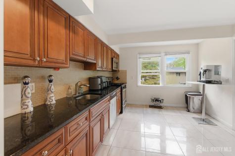 1363 E Peoria Place North Brunswick NJ 08902