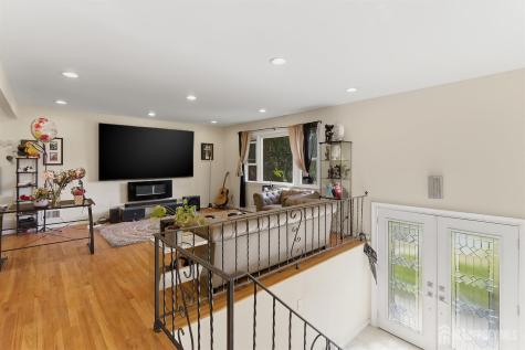 1363 E Peoria Place North Brunswick NJ 08902