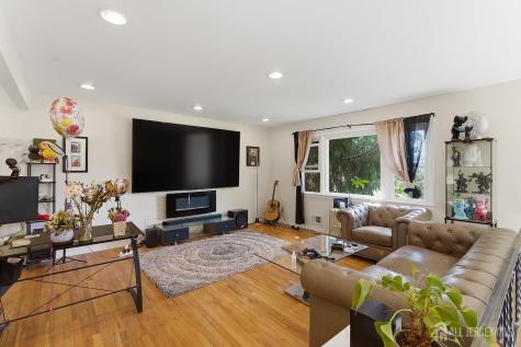 1363 E Peoria Place North Brunswick NJ 08902