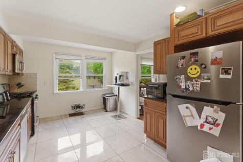 1363 E Peoria Place North Brunswick NJ 08902