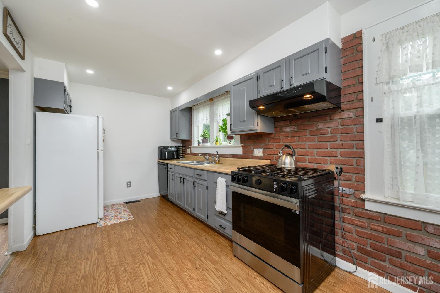 125-127 Princeton Lane North Plainfield NJ 07063