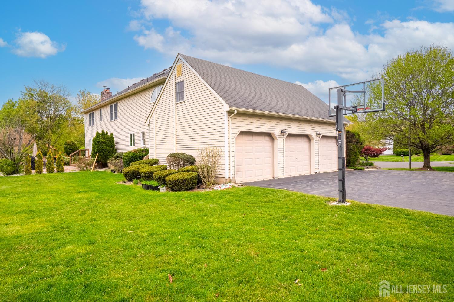 6 Bush Court West Windsor NJ 08550