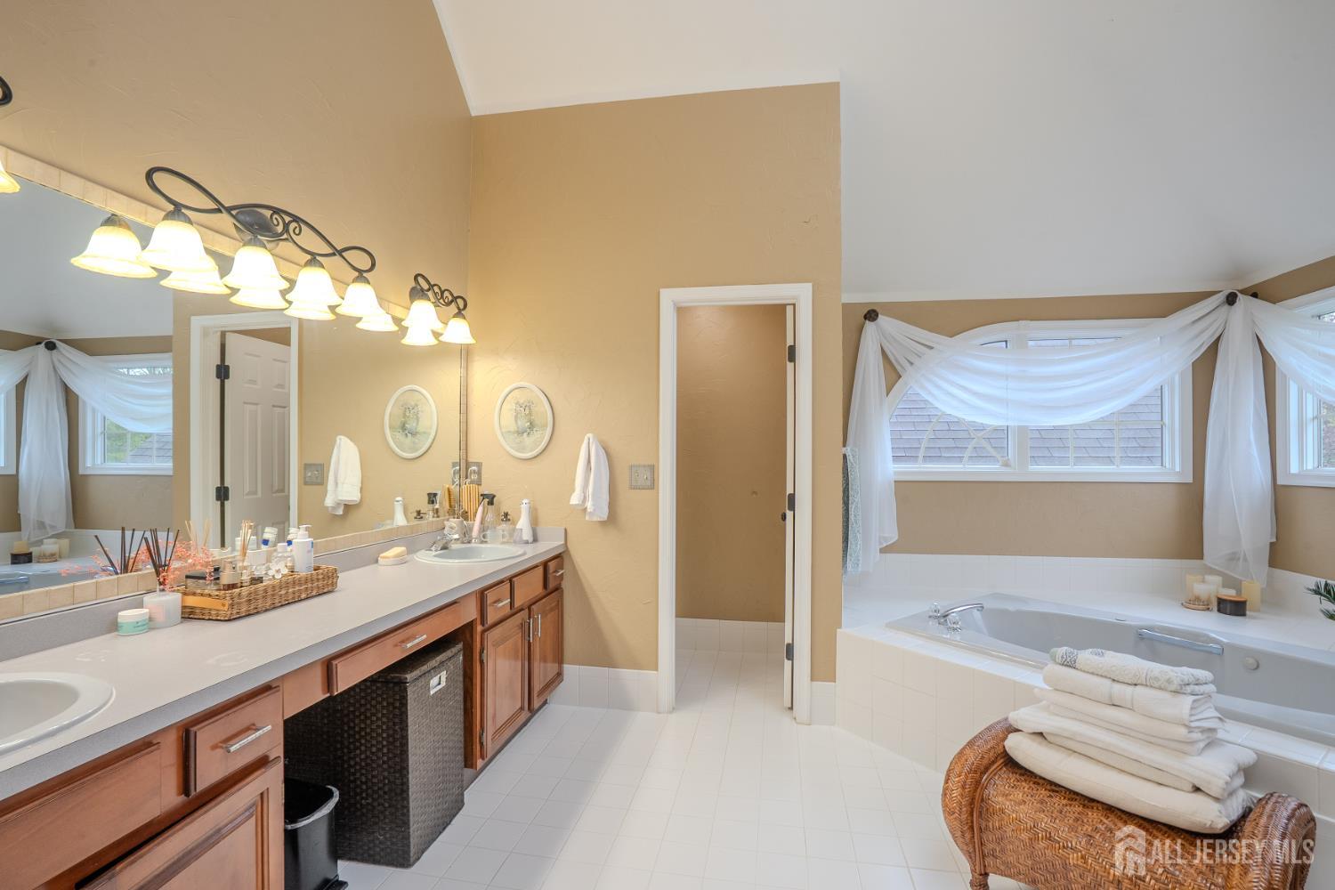 6 Bush Court West Windsor NJ 08550