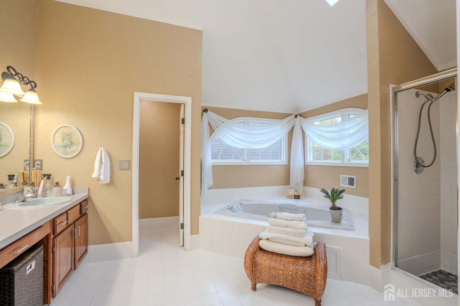 6 Bush Court West Windsor NJ 08550