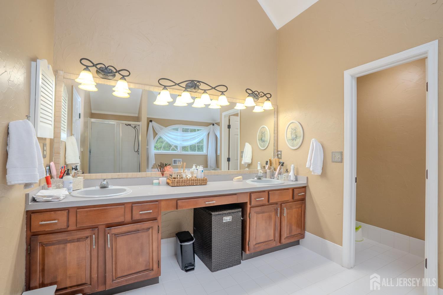6 Bush Court West Windsor NJ 08550