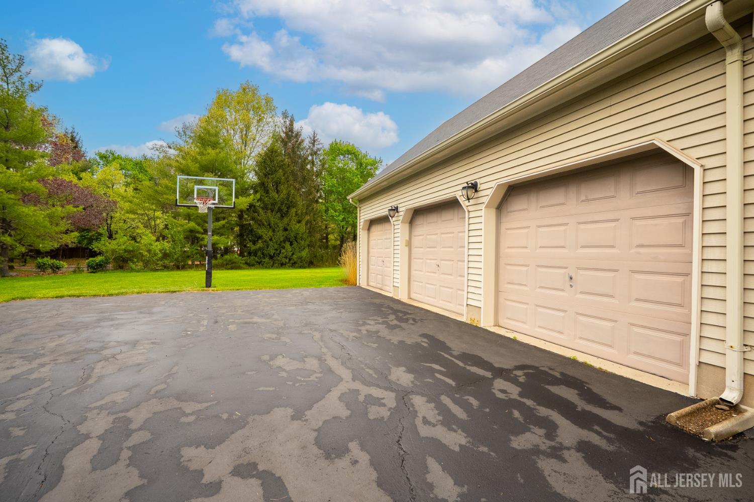 6 Bush Court West Windsor NJ 08550