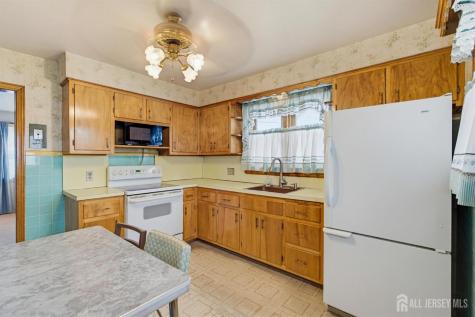 251 Gereghty Street Sayreville NJ 08879