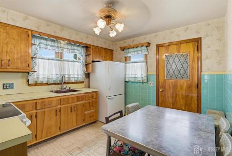 251 Gereghty Street Sayreville NJ 08879