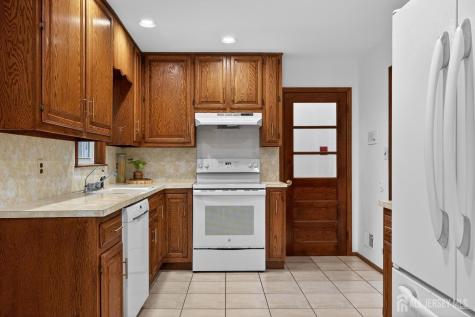 76 Telegraph Hill Road Holmdel NJ 07733