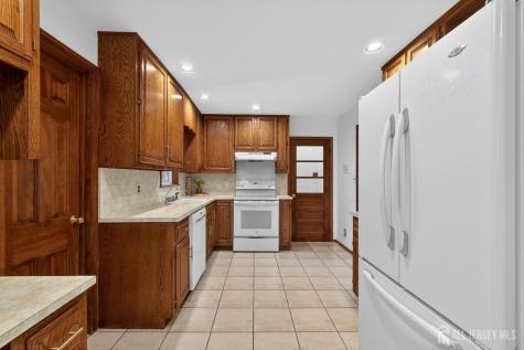 76 Telegraph Hill Road Holmdel NJ 07733