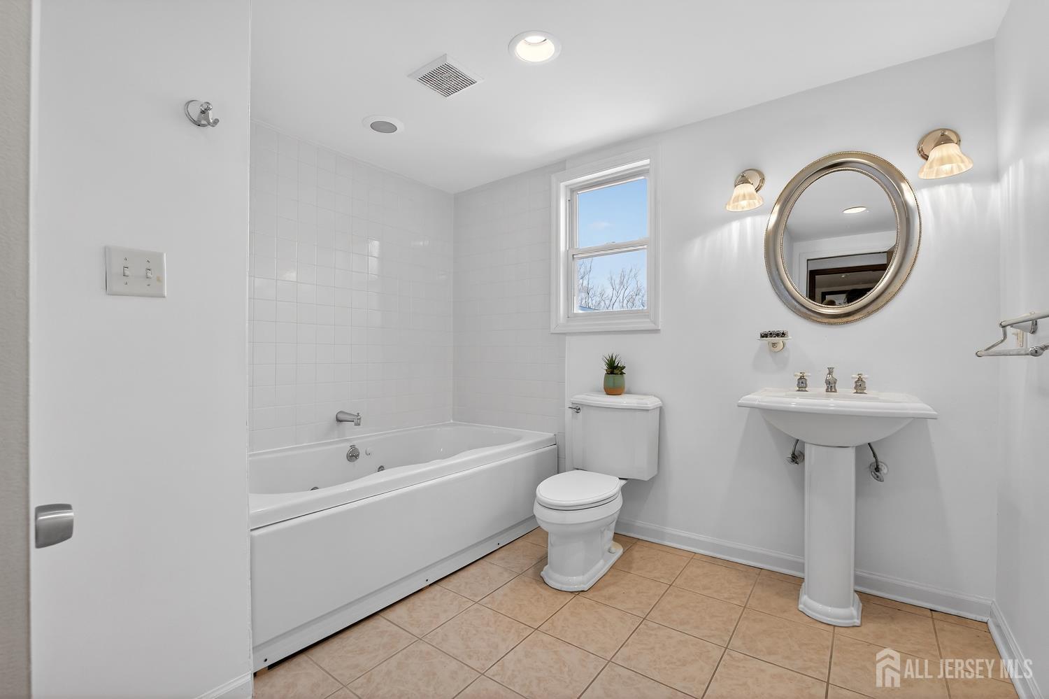 76 Telegraph Hill Road Holmdel NJ 07733