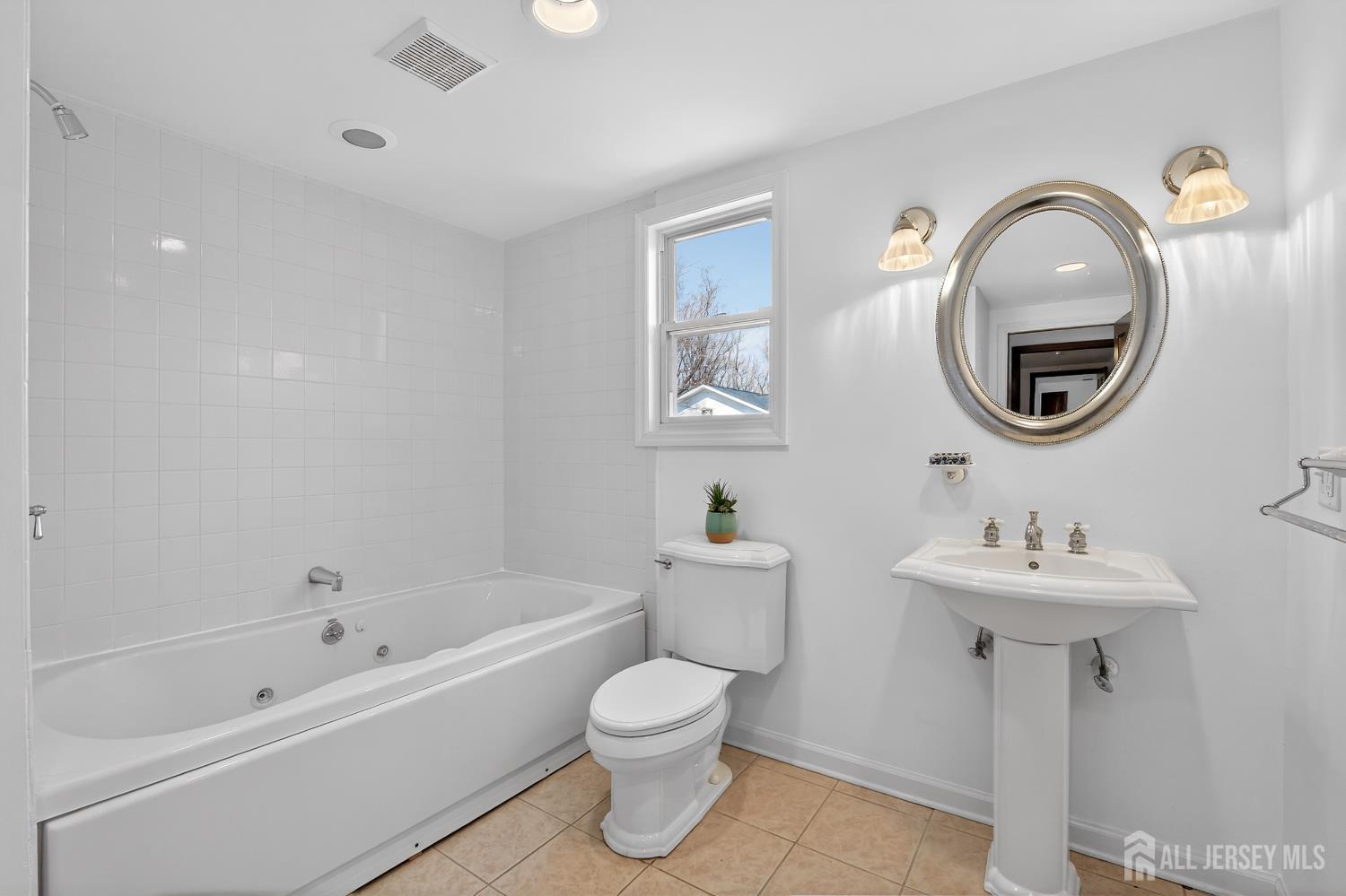 76 Telegraph Hill Road Holmdel NJ 07733