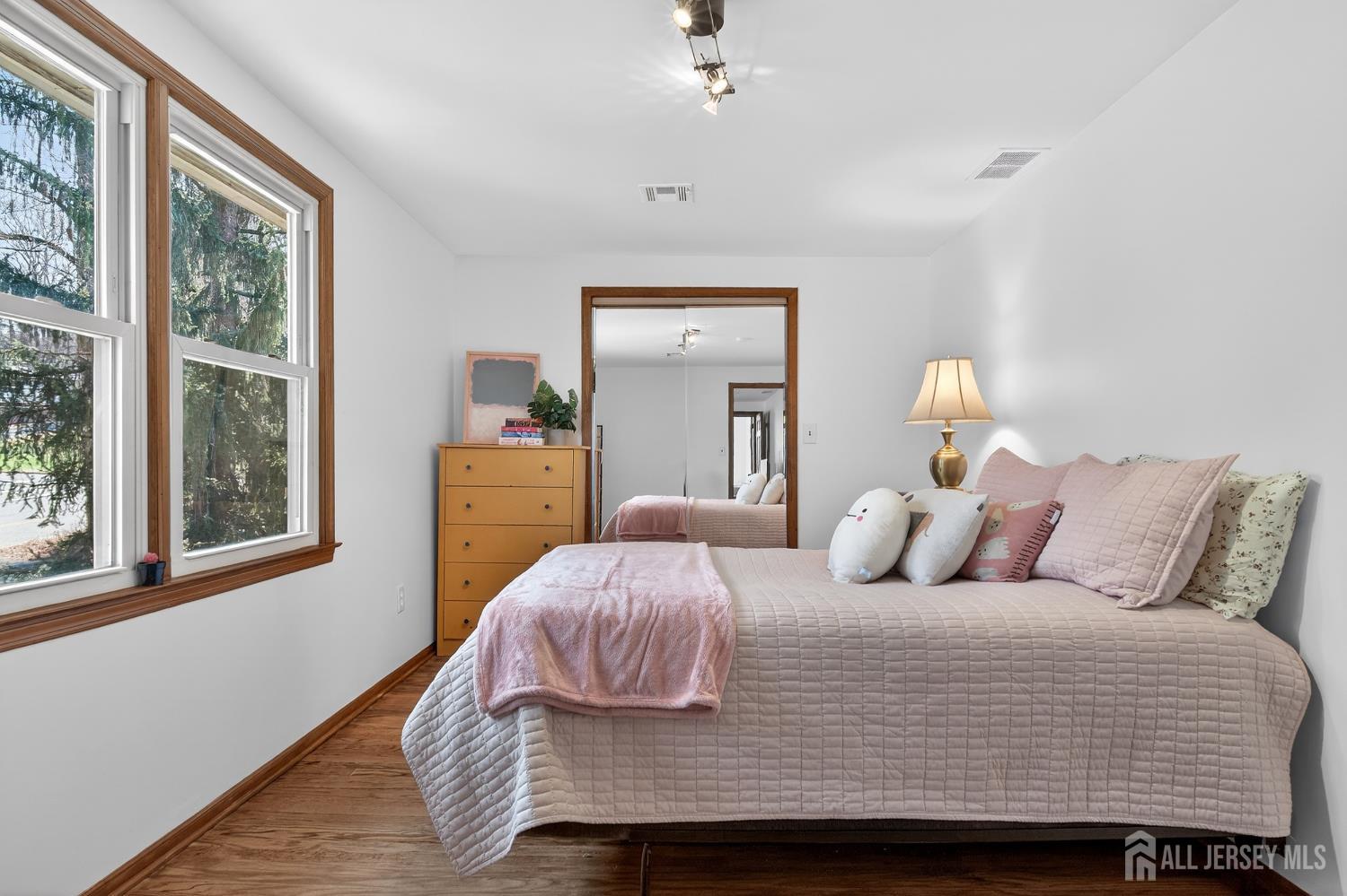 76 Telegraph Hill Road Holmdel NJ 07733