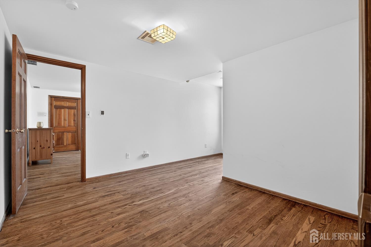 76 Telegraph Hill Road Holmdel NJ 07733